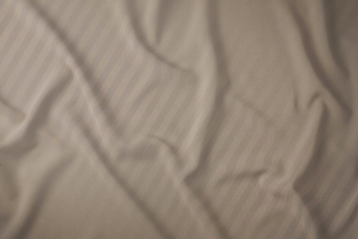 Medvilnės damasto patalynė su juostelėmis, taupe, 200×220 cm