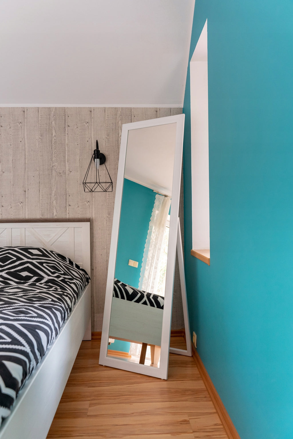 Aukštas grindų veidrodis 170×50 cm, baltas platus rėmas – nuotrauka 5
