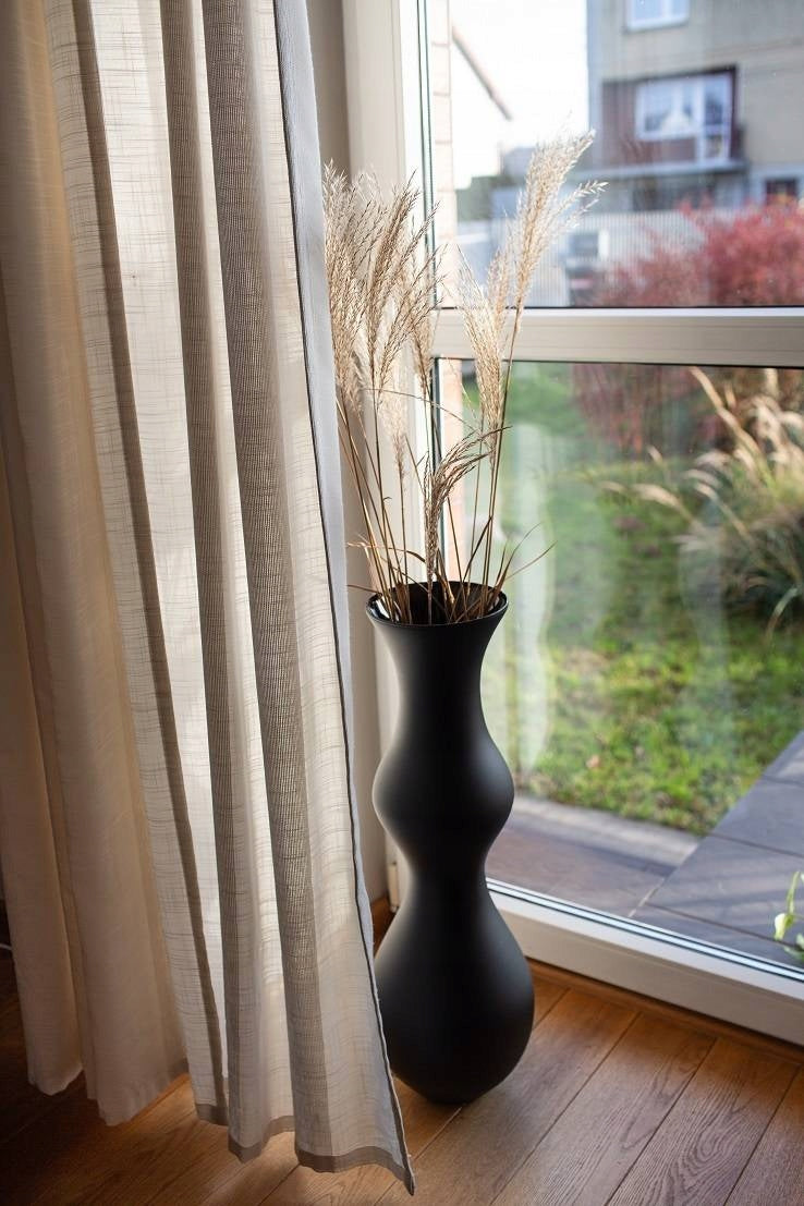 Aukšta grindų vaza juoda matinė 70 cm – nuotrauka 3