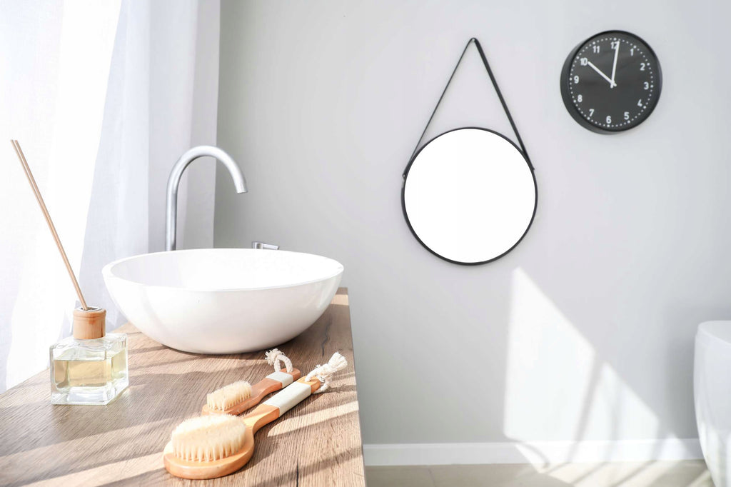 Apvalus sieninis veidrodis juodu rėmu 50 cm – nuotrauka 5