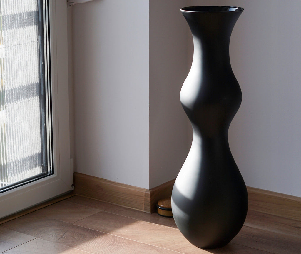 Aukšta grindų vaza juoda matinė 70 cm – nuotrauka 4