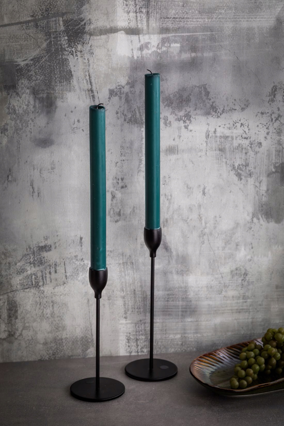 Juoda metalinė žvakidė ilgai žvakei, 18 cm – nuotrauka 3